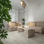 Appartement With Private Pool In Pefkochori