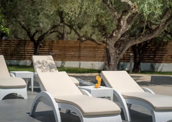 With Private Pool In דירה פפקוהורי