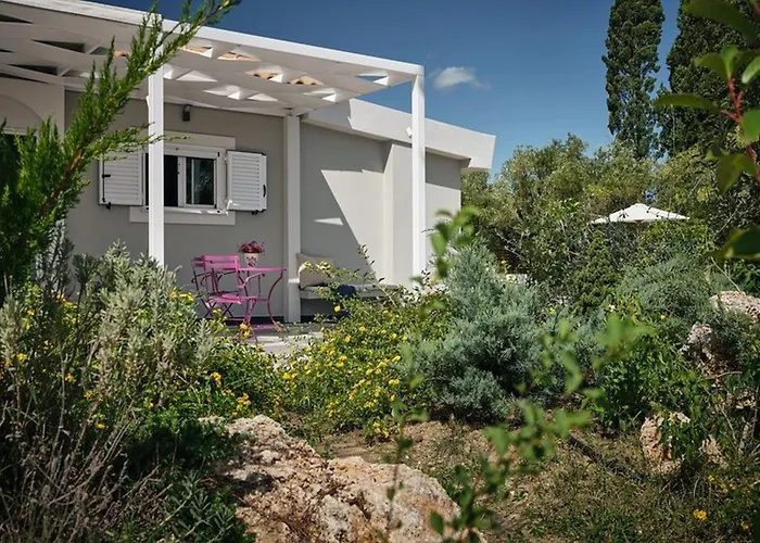 With Private Pool In דירה *
